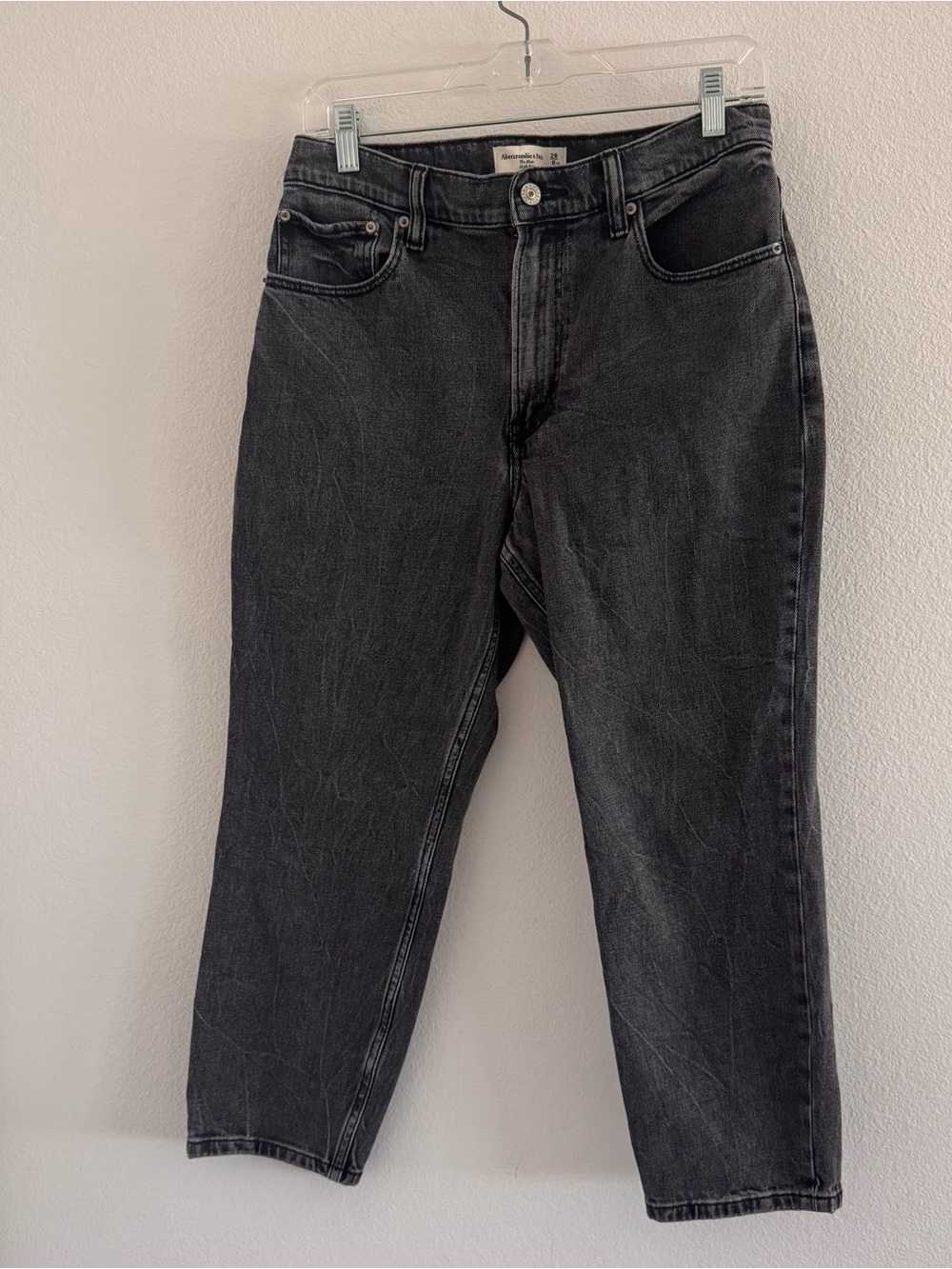 Abercrombie and Fitch The Mom High Rise Jeans in Washed Black Size: 28/6 XS